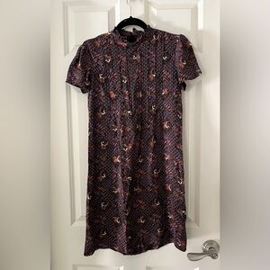 Vintage California Girl crane dress, short sleeves, high
neck & zipper back 10